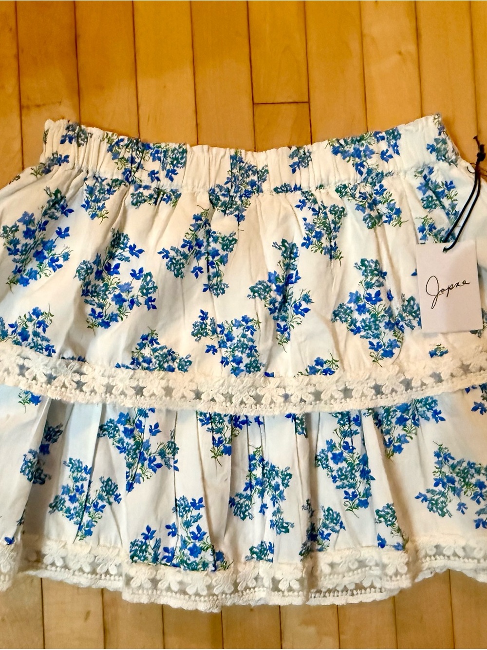 Japna White Mini Skirt with Blue Floral Pattern and Lace Trim size L